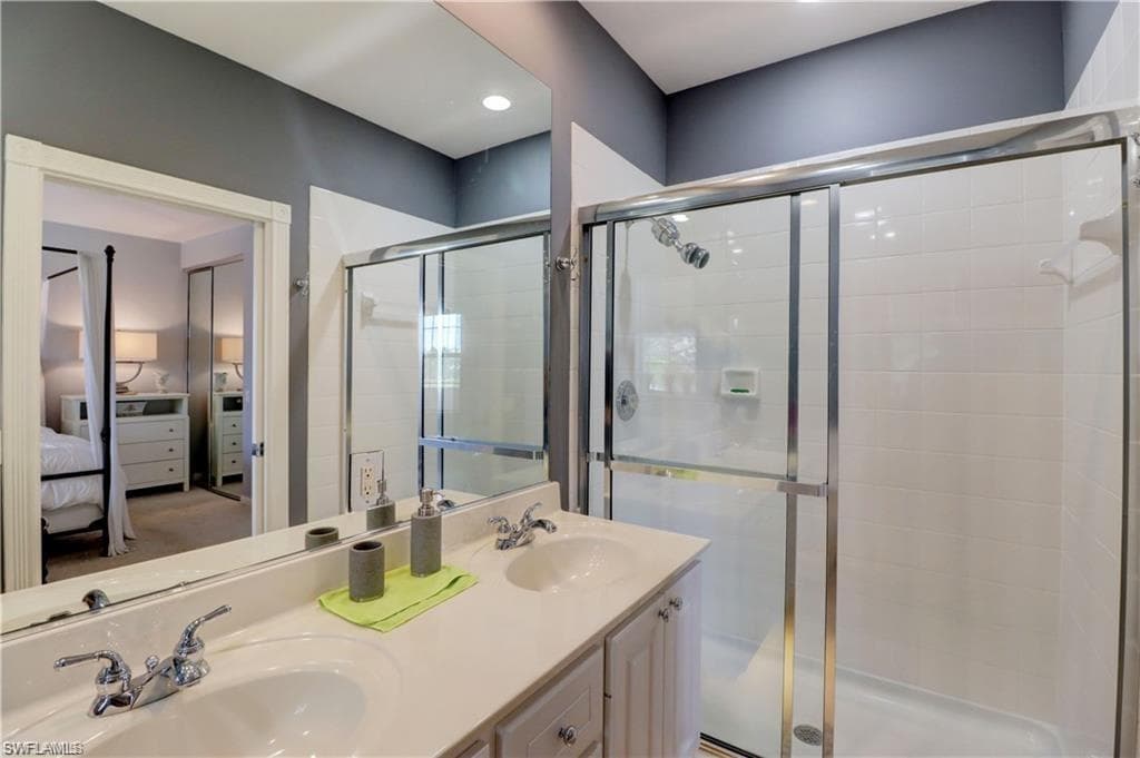 15107 Auk WAY, BONITA SPRINGS FL 34135-12