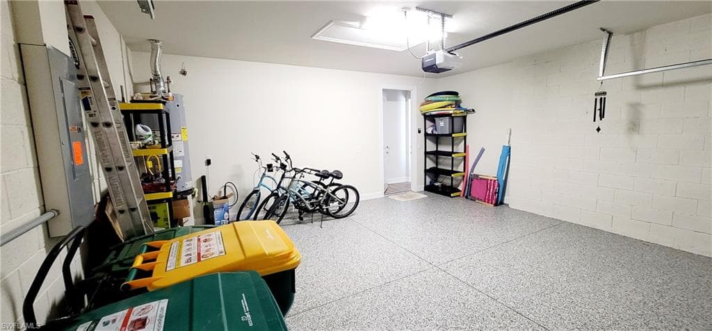 2045 Yellowfin CIR W, NAPLES FL 34114-20