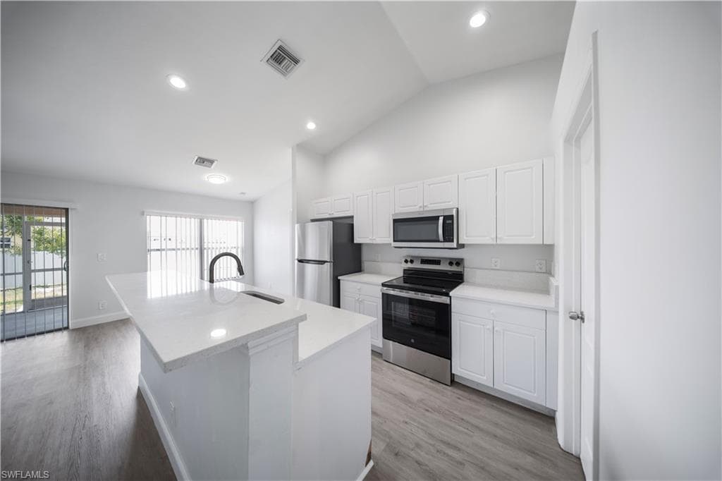 1213 NE 6th AVE, CAPE CORAL FL 33909-8