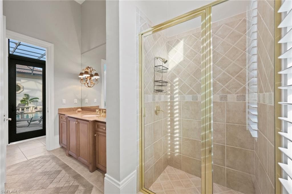 6489 Highcroft DR, NAPLES FL 34119-22