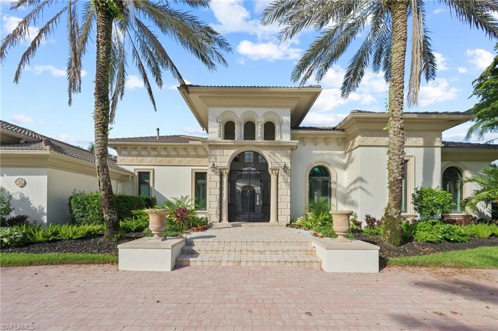 6489 Highcroft DR, NAPLES FL 34119-1