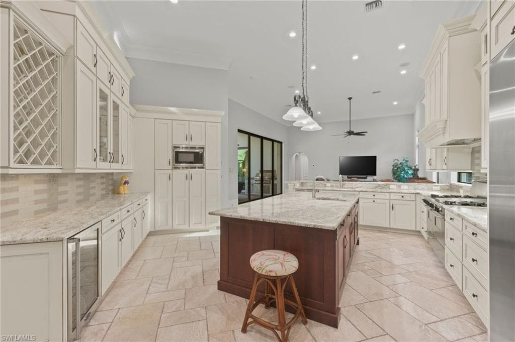 6489 Highcroft DR, NAPLES FL 34119-9