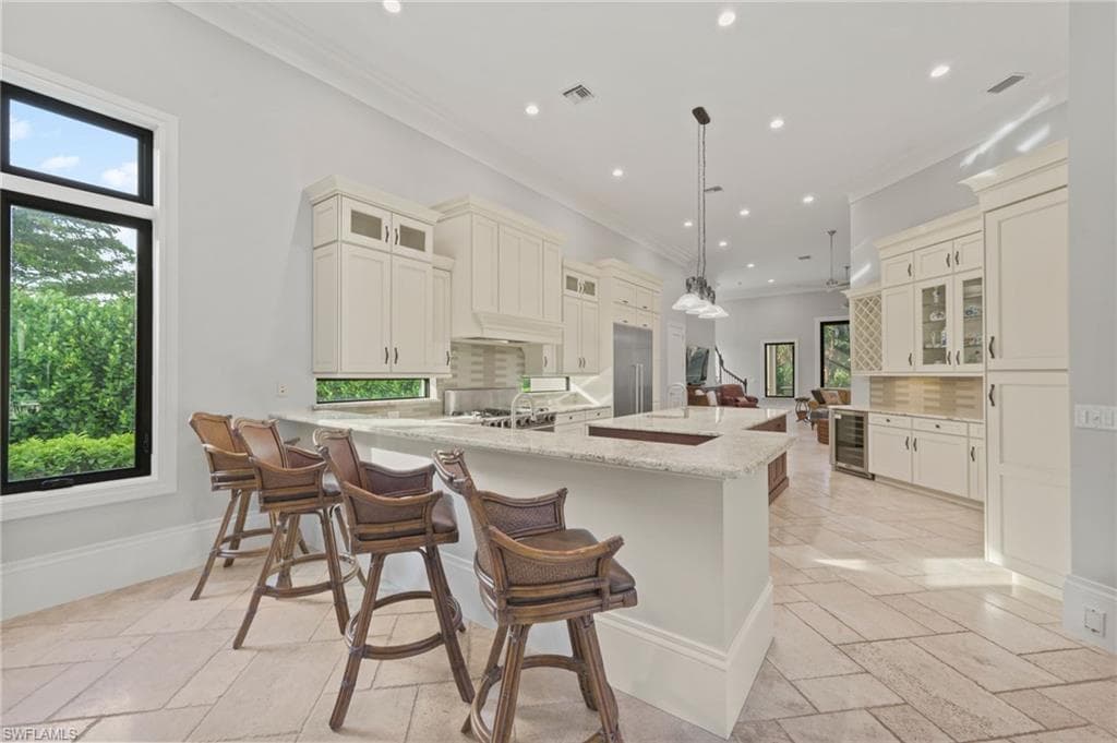 6489 Highcroft DR, NAPLES FL 34119-7