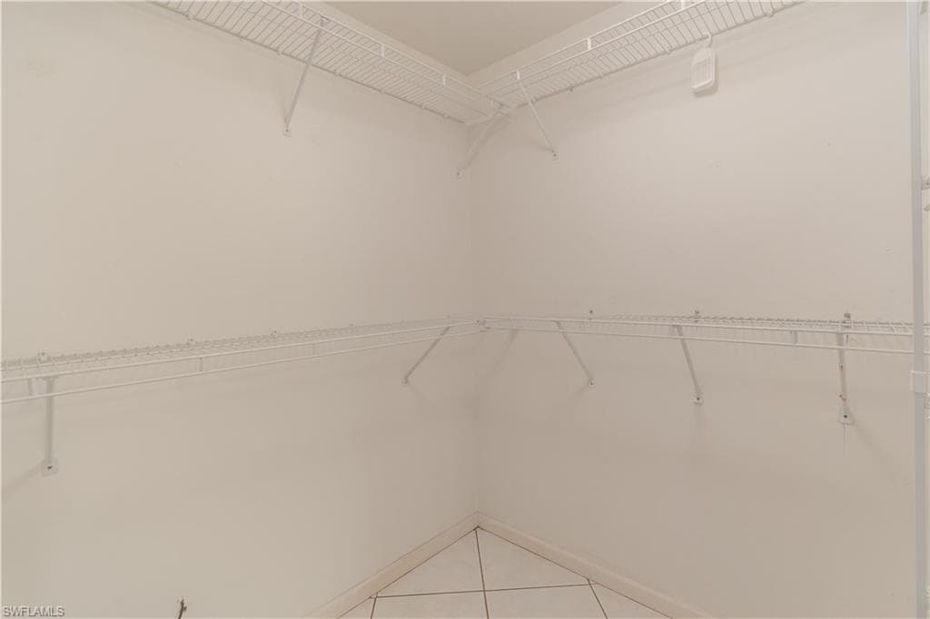 725 Saratoga CIR # A103, NAPLES FL 34104-24