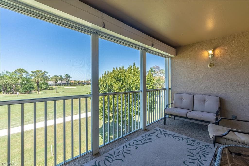 725 Saratoga CIR # A204, NAPLES FL 34104-1