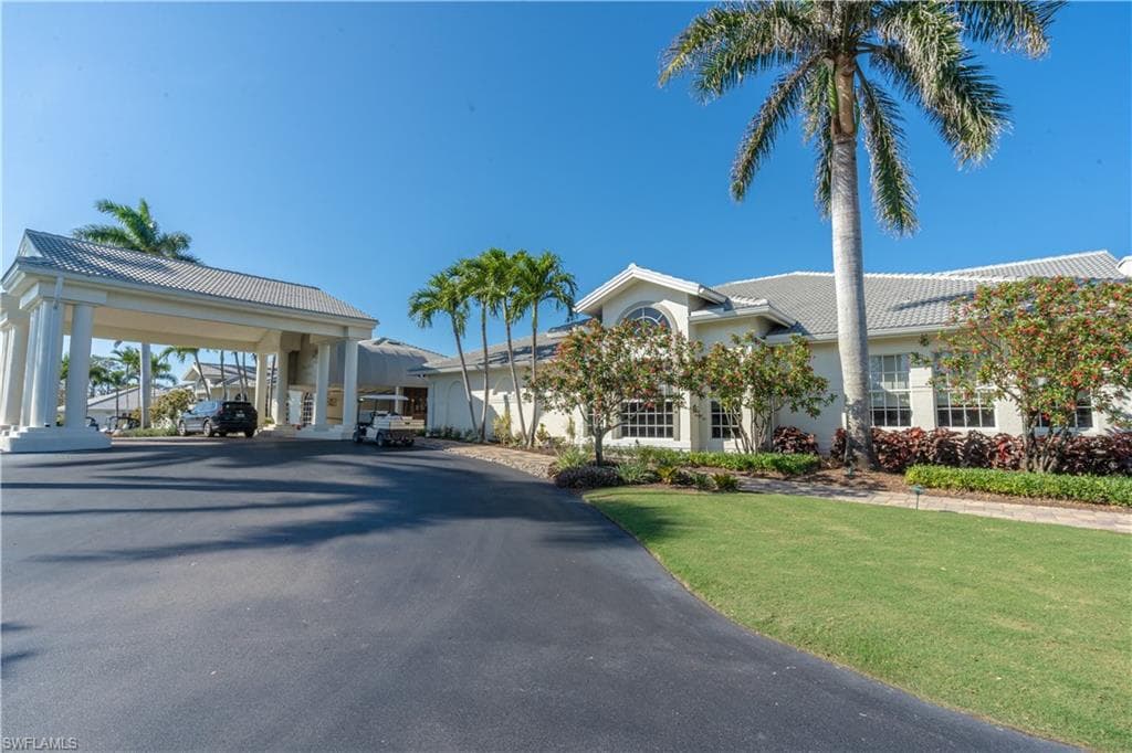 725 Saratoga CIR # A204, NAPLES FL 34104-42