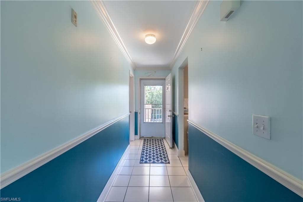 725 Saratoga CIR # A204, NAPLES FL 34104-25