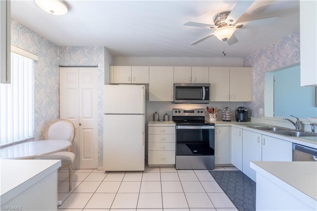 725 Saratoga CIR # A204, NAPLES FL 34104-7