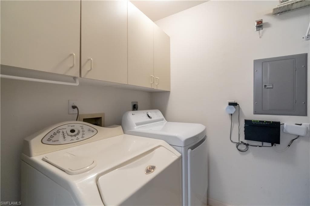 725 Saratoga CIR # A204, NAPLES FL 34104-24