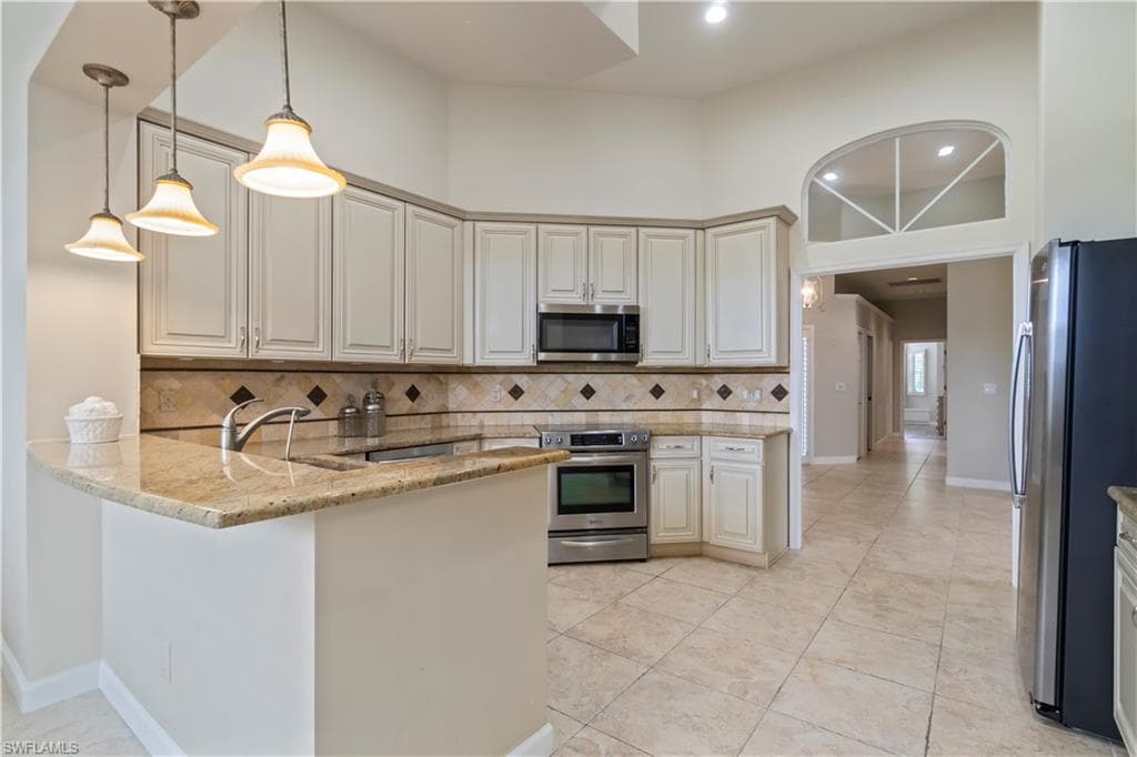 15279 Devon Green LN, NAPLES FL 34110-9