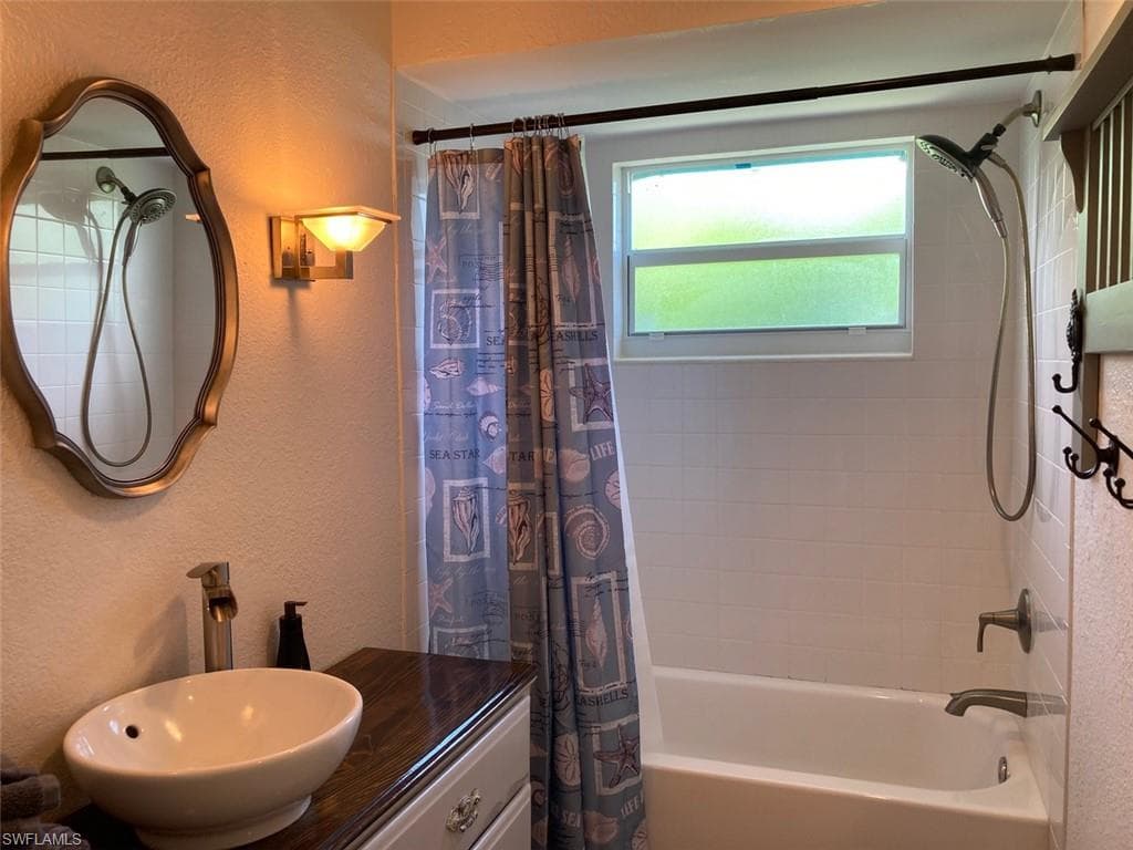 3131 Calusa AVE, NAPLES FL 34112-6