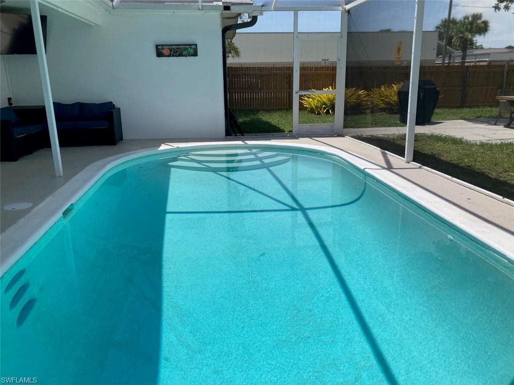 3131 Calusa AVE, NAPLES FL 34112-8