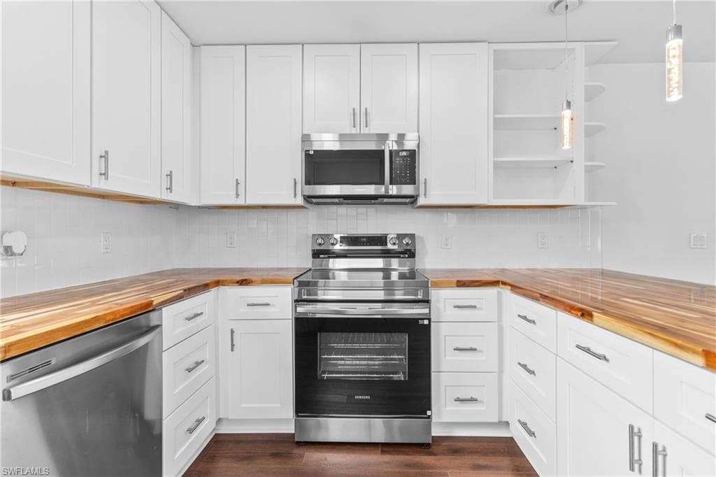 126 Andre Mar DR, FORT MYERS BEACH FL 33931-22