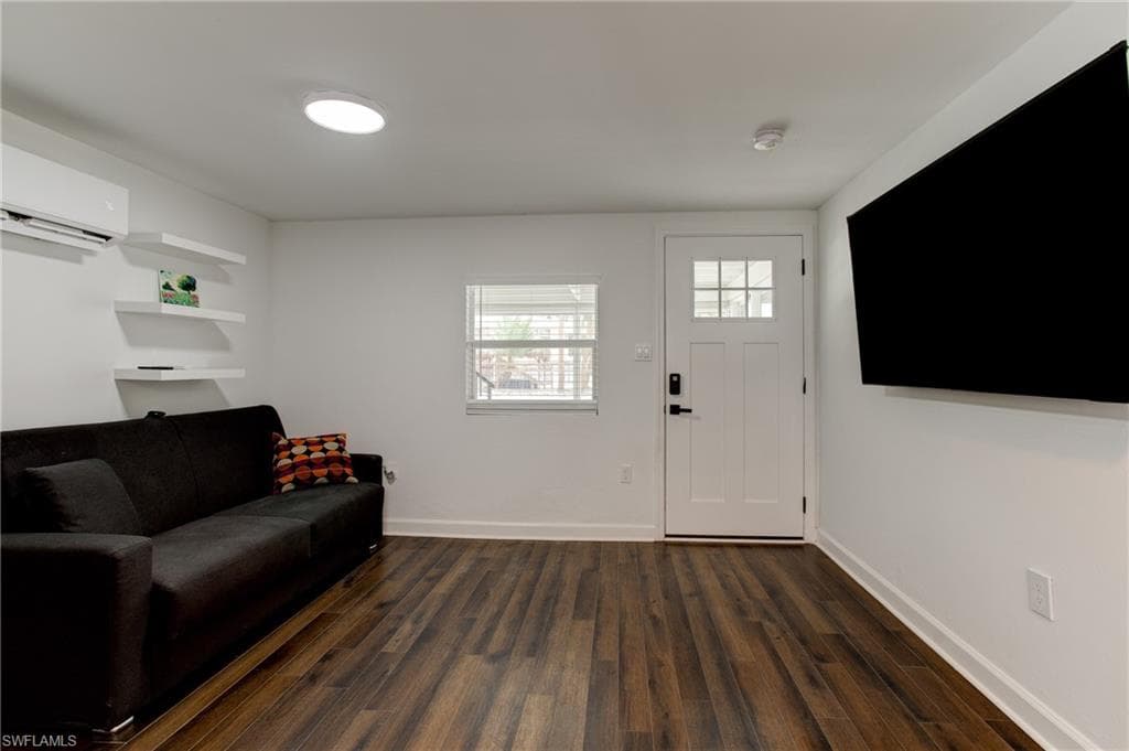 126 Andre Mar DR-5