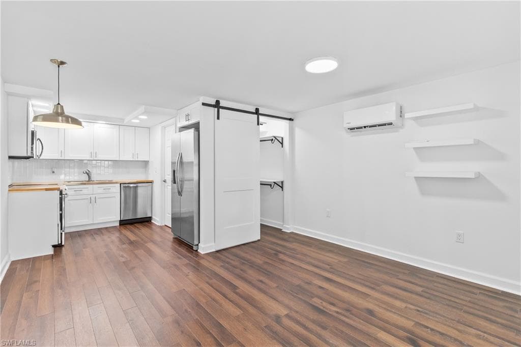 126 Andre Mar DR, FORT MYERS BEACH FL 33931-6