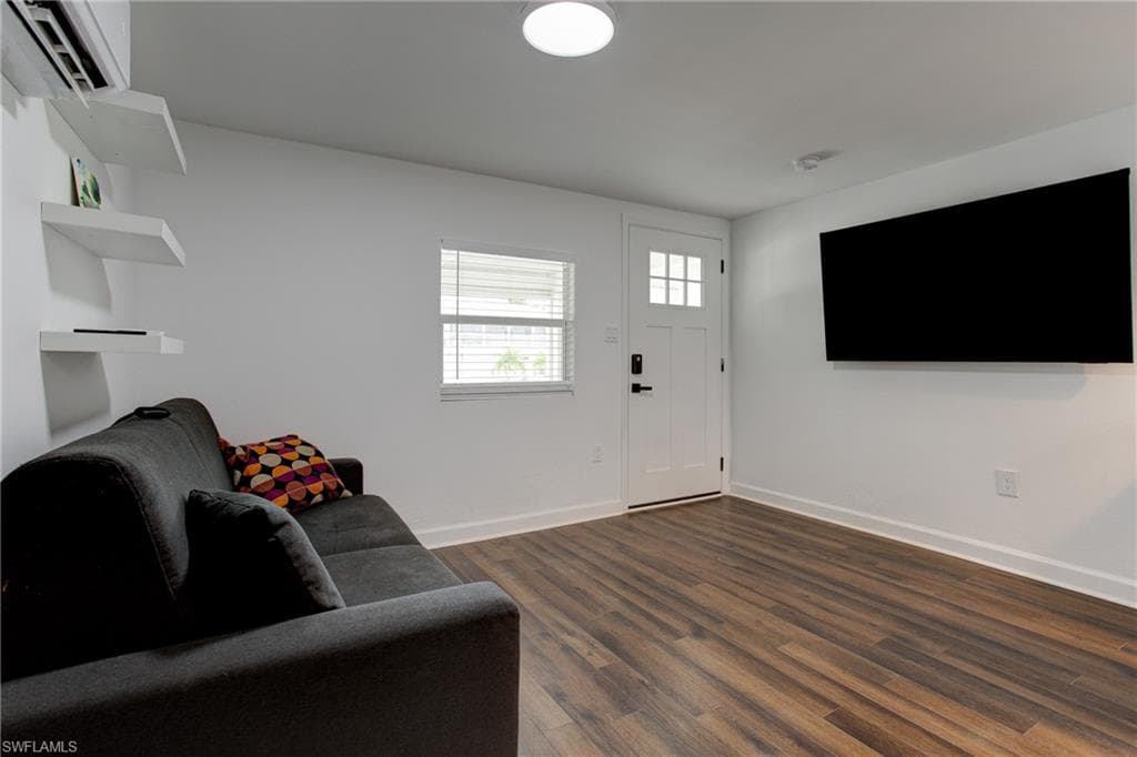 126 Andre Mar DR-4