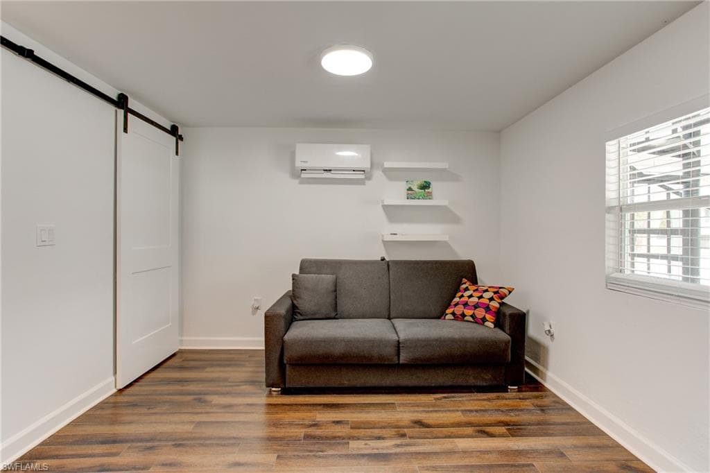 126 Andre Mar DR-7
