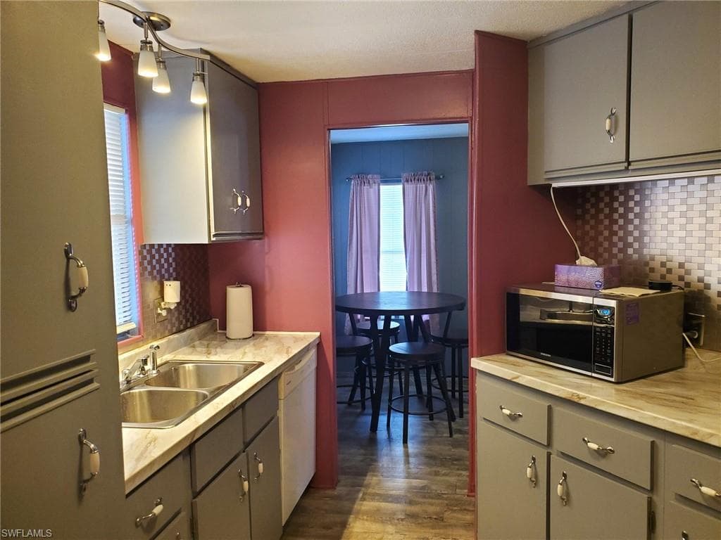 648 Future DR, NORTH FORT MYERS FL 33917-4