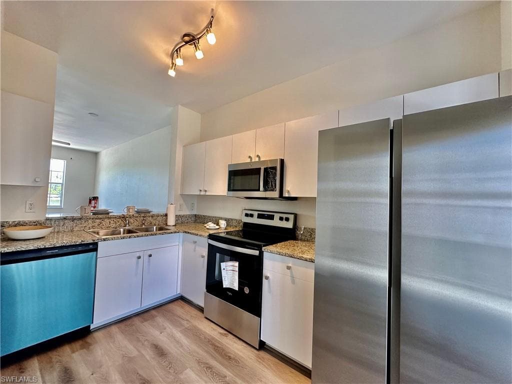 3627 Pine Oak CIR # 102, FORT MYERS FL 33916-16