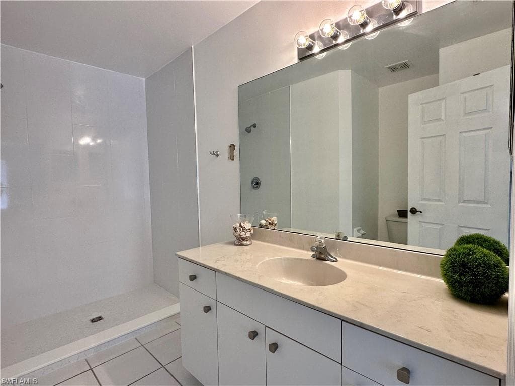 3627 Pine Oak CIR # 102, FORT MYERS FL 33916-25