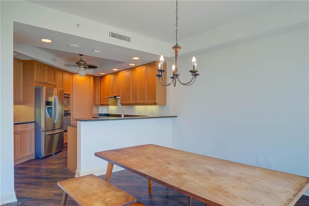 445 Cove Towers DR # 304, NAPLES FL 34110-22