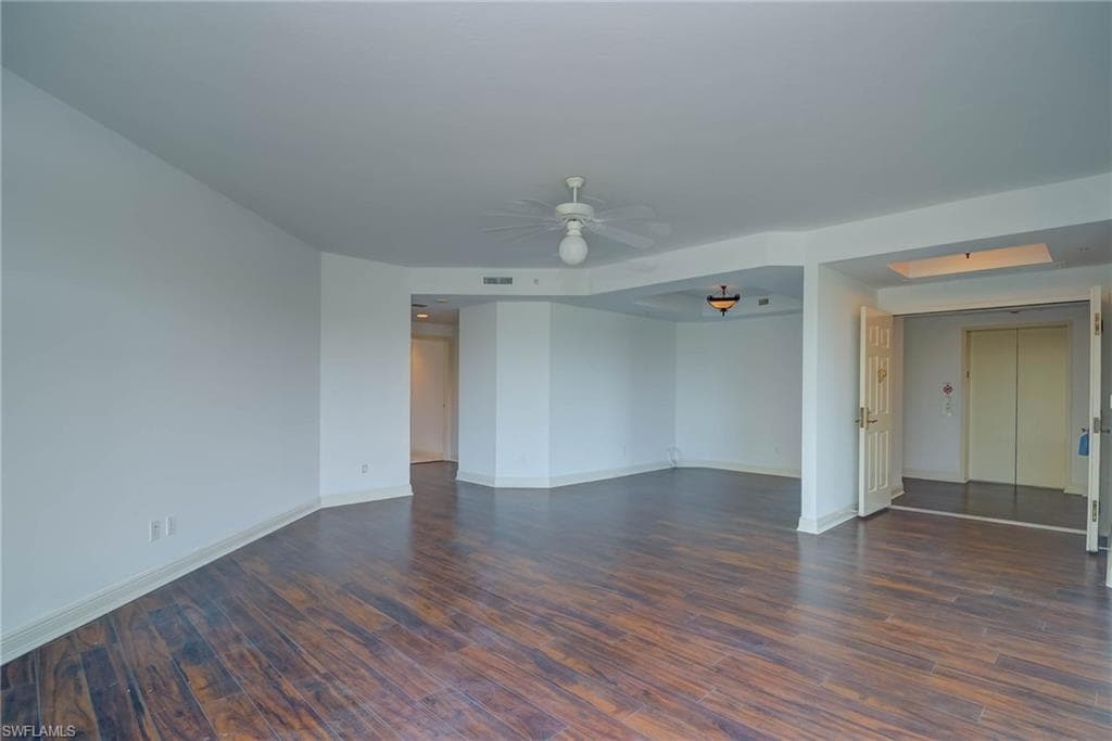 445 Cove Towers DR # 304, NAPLES FL 34110-16