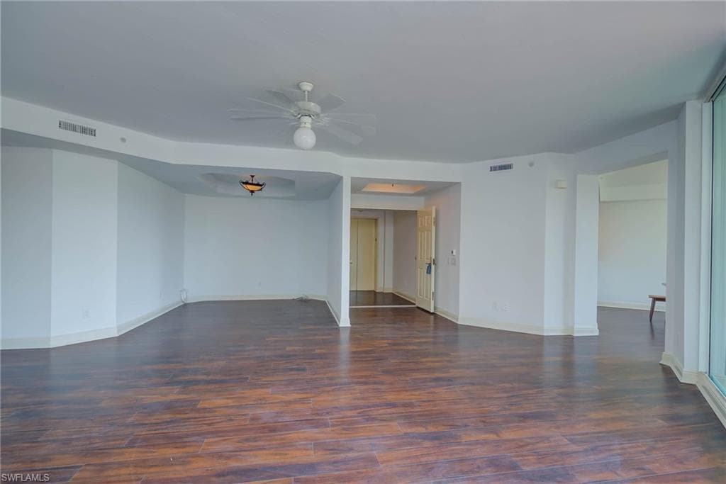 445 Cove Towers DR # 304, NAPLES FL 34110-15