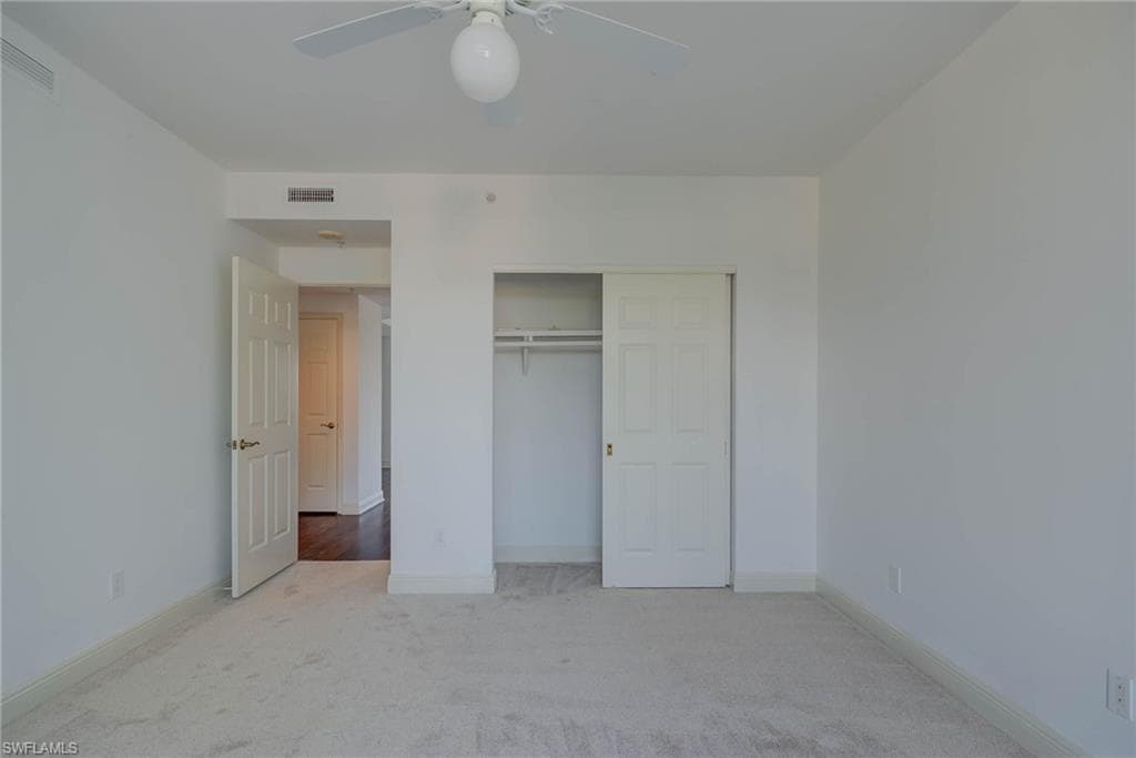 445 Cove Towers DR # 304, NAPLES FL 34110-6