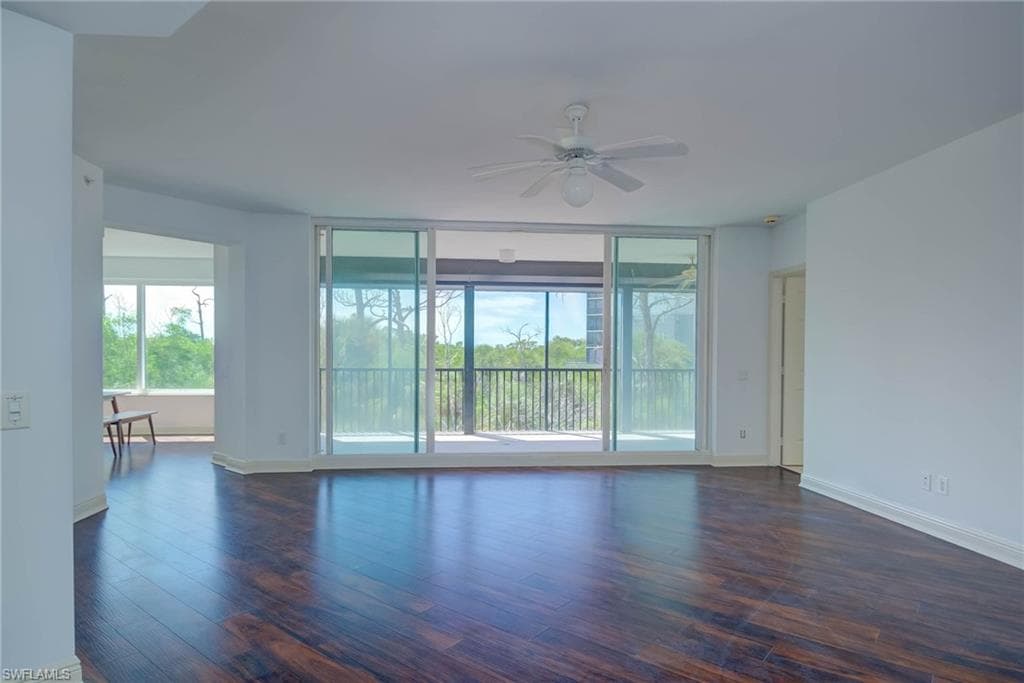 445 Cove Towers DR # 304, NAPLES FL 34110-19