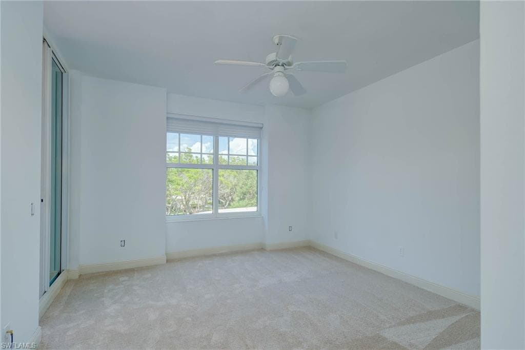 445 Cove Towers DR # 304, NAPLES FL 34110-8