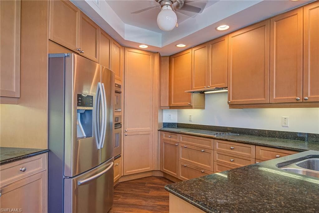 445 Cove Towers DR # 304, NAPLES FL 34110-23