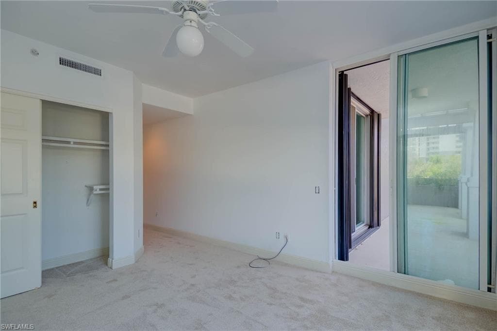 445 Cove Towers DR # 304, NAPLES FL 34110-9