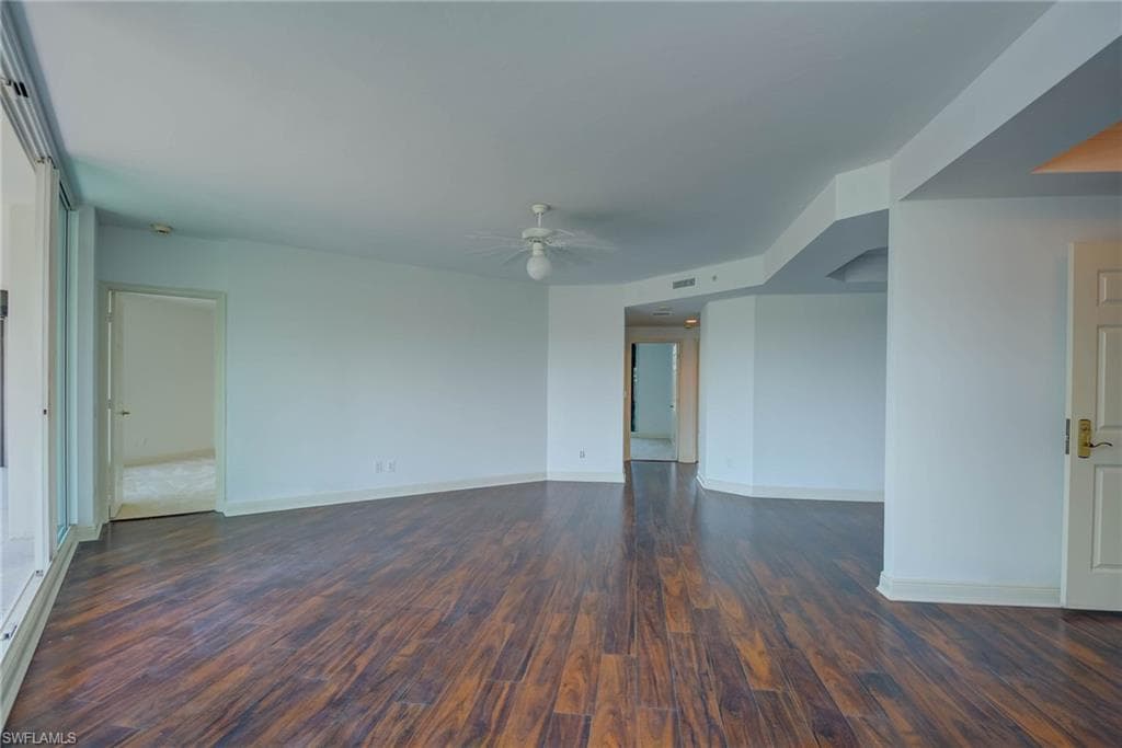 445 Cove Towers DR # 304, NAPLES FL 34110-17