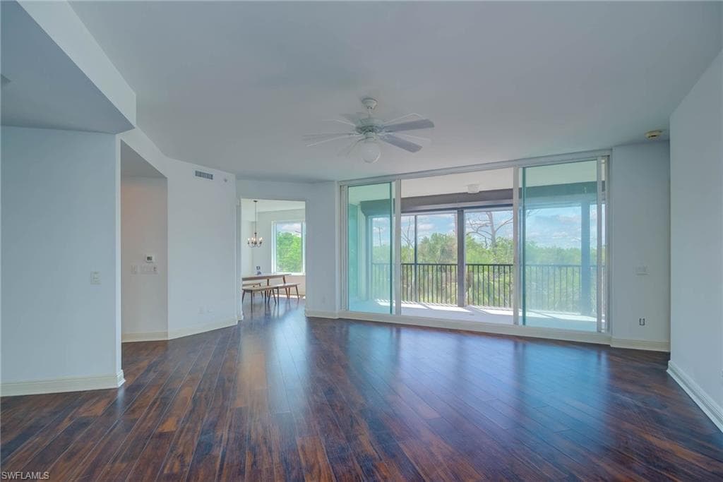 445 Cove Towers DR # 304, NAPLES FL 34110-18