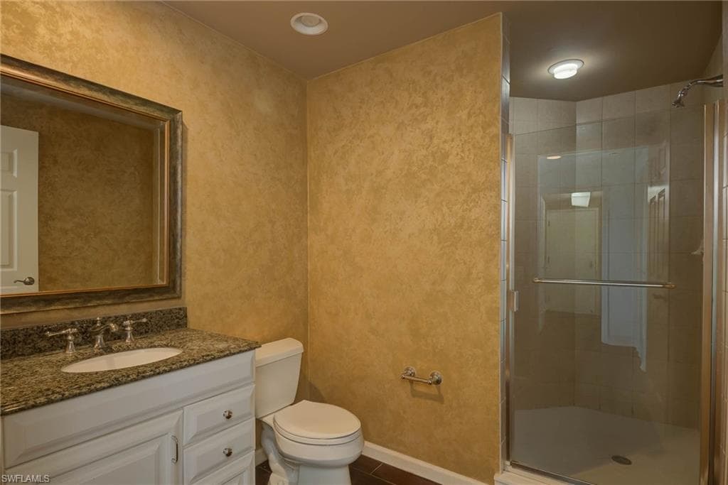 445 Cove Towers DR # 304, NAPLES FL 34110-7