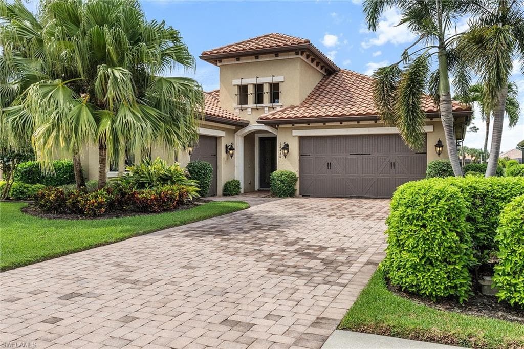 12440 Wisteria DR, NAPLES FL 34120-1