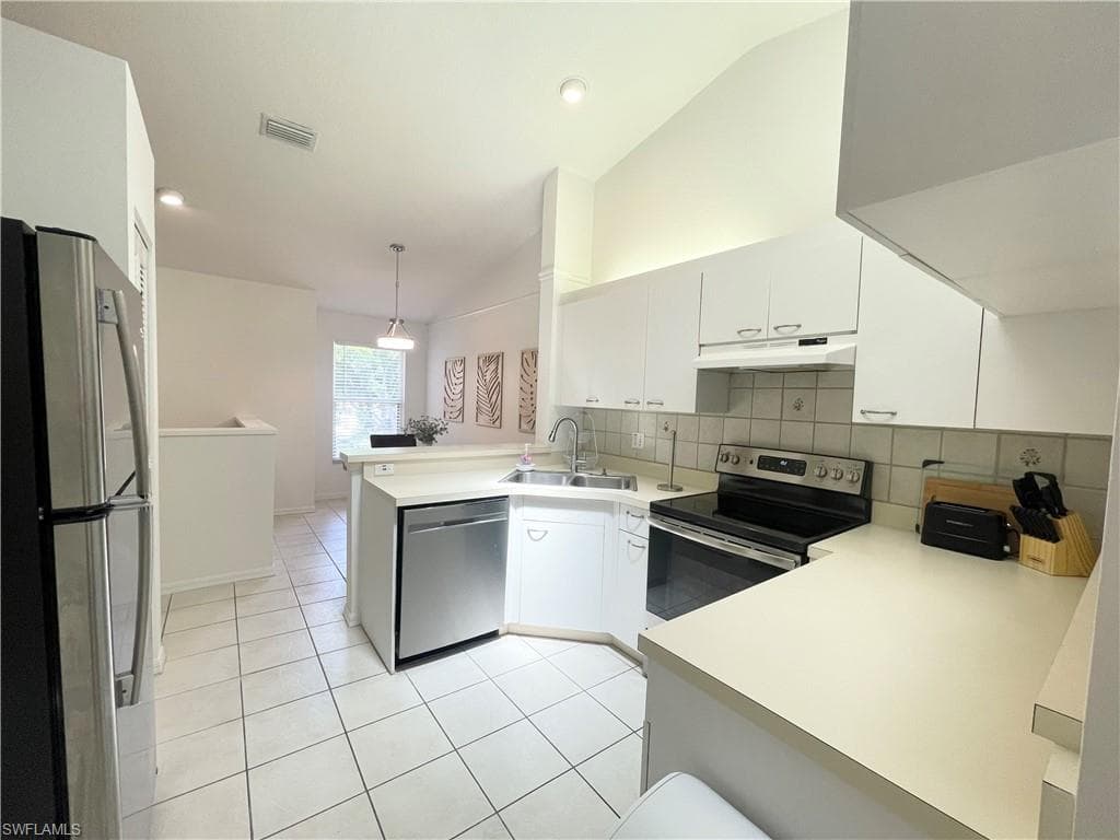 341 Emerald Bay CIR # T5, NAPLES FL 34110-4