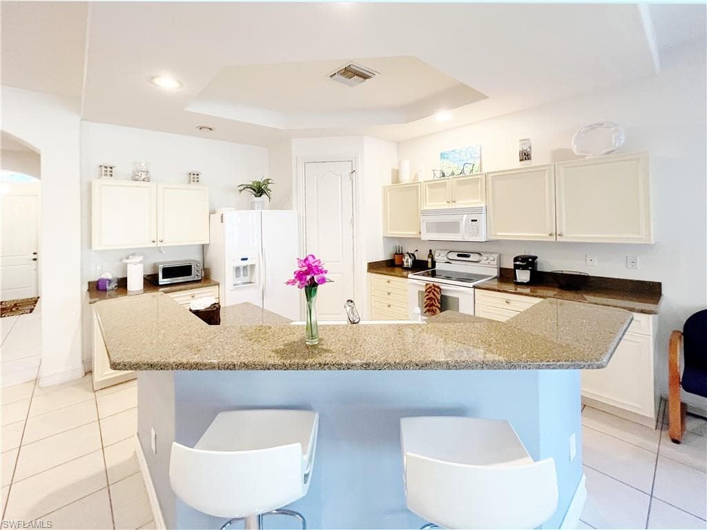 1366 Serrano CIR, NAPLES FL 34105-5