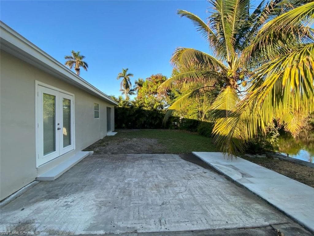 550 14th ST N, NAPLES FL 34102-16