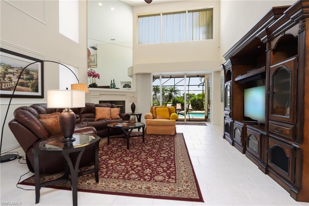 5901 Ashford LN, NAPLES FL 34110-1