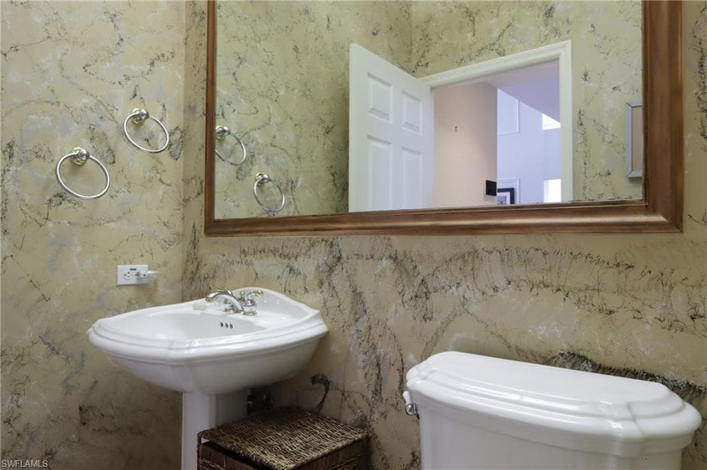 5901 Ashford LN, NAPLES FL 34110-21