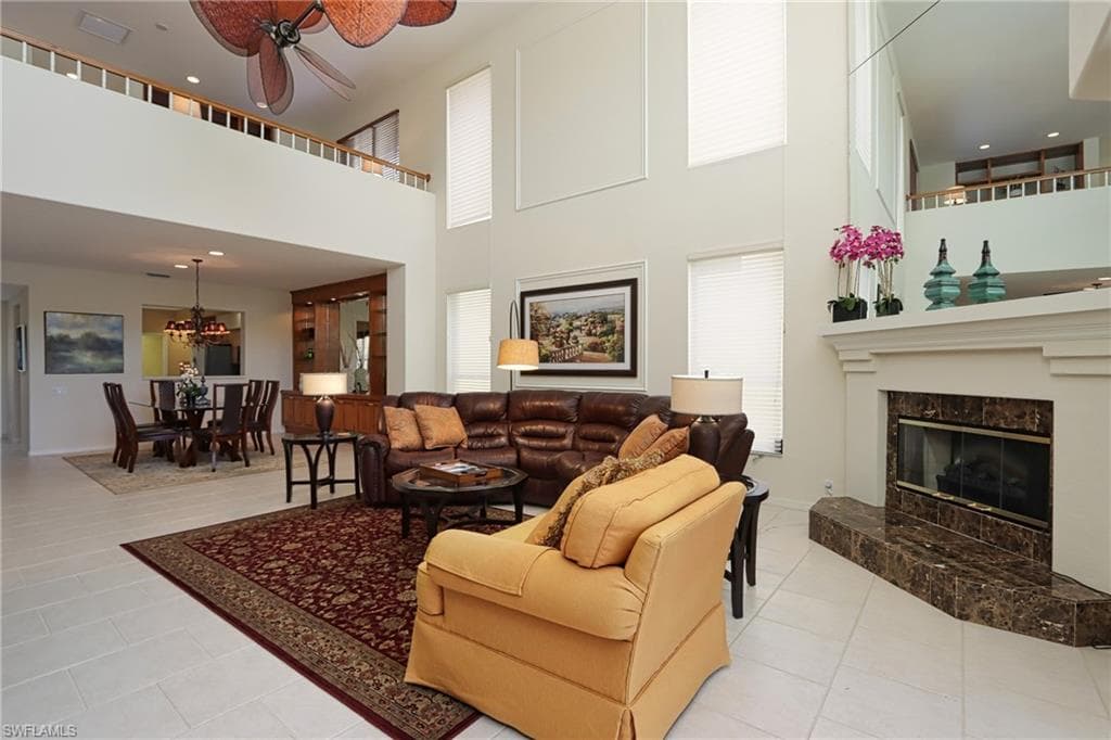 5901 Ashford LN, NAPLES FL 34110-2