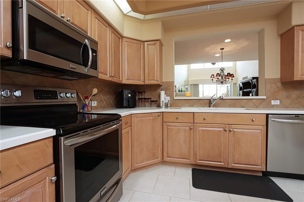 5901 Ashford LN, NAPLES FL 34110-4