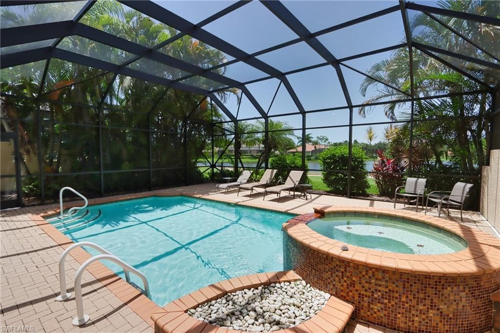 5901 Ashford LN, NAPLES FL 34110-28
