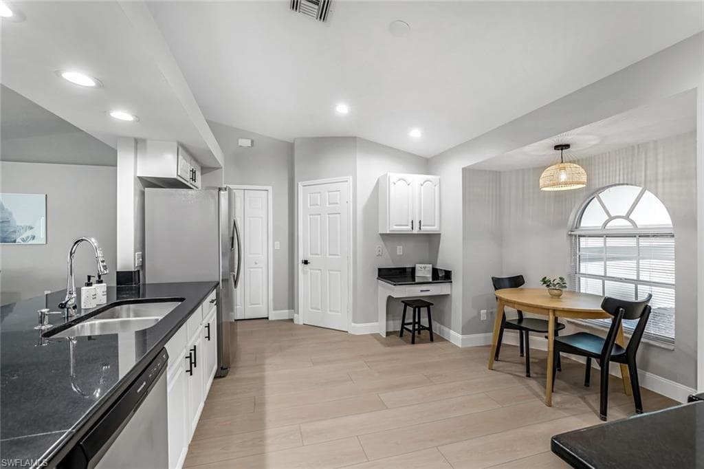 45 Wickliffe DR, NAPLES FL 34110-9