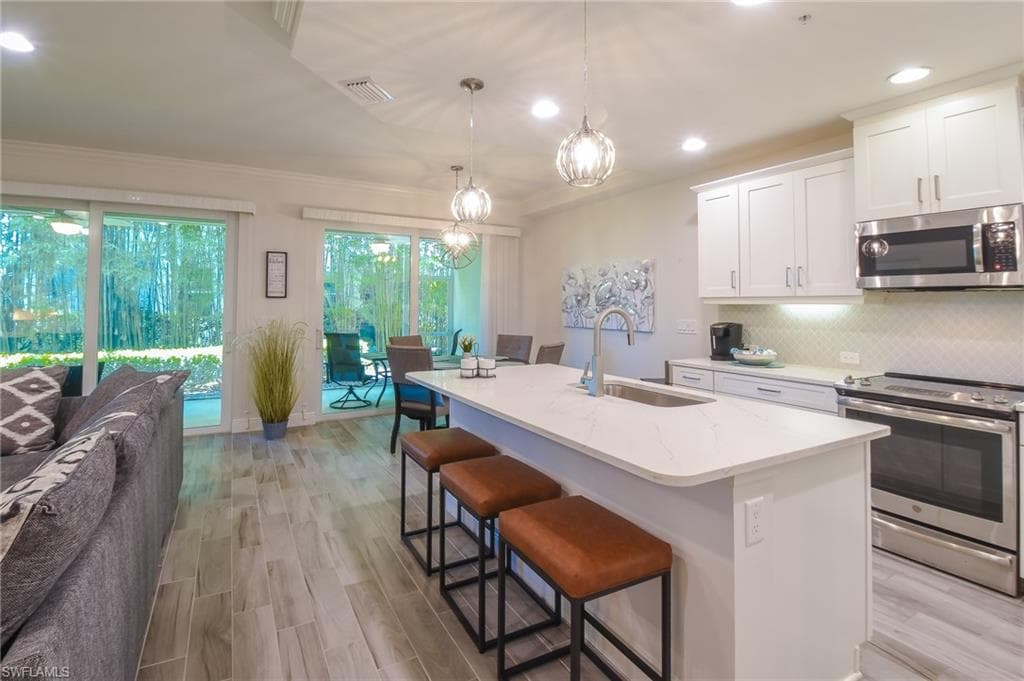 6940 Avalon CIR # 503, NAPLES FL 34112-5