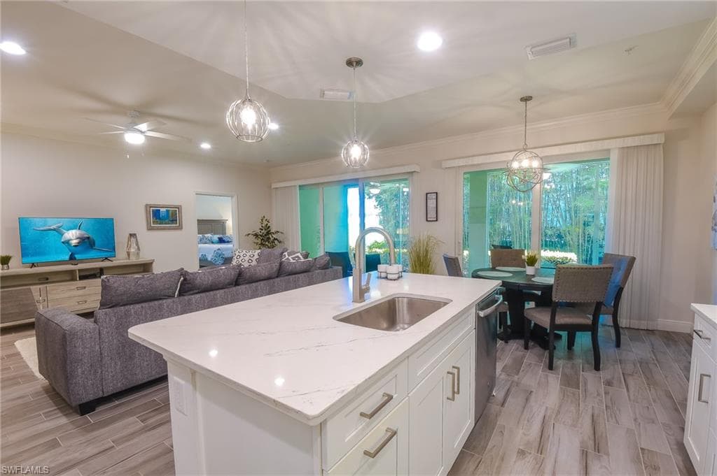 6940 Avalon CIR # 503, NAPLES FL 34112-7