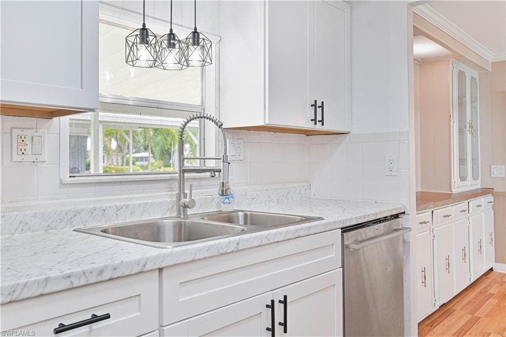 5191 Forest Park DR, NORTH FORT MYERS FL 33917-24