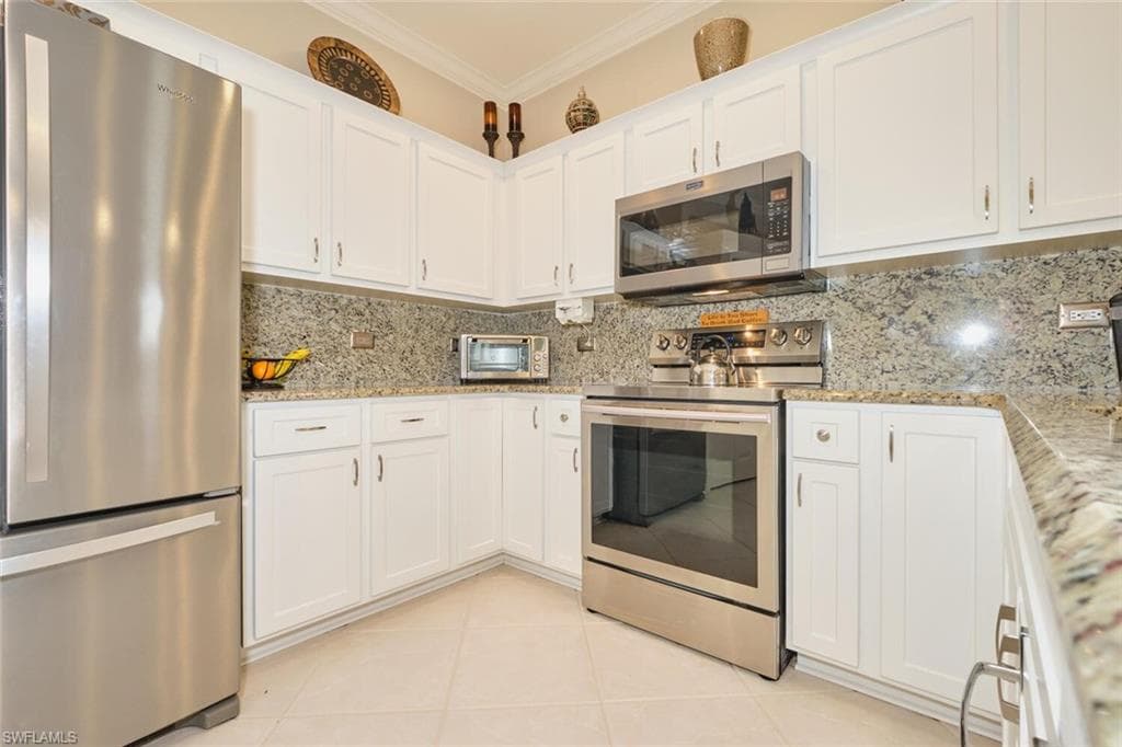 8956 Bristol BEND, FORT MYERS FL 33908-15