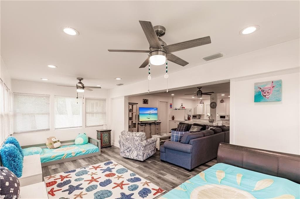 1942 Roseate LN, SANIBEL FL 33957-10